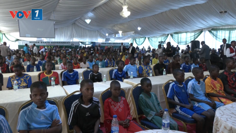 100 học sinh Nigeria được giải cứu sau vụ bắt cóc tập thể