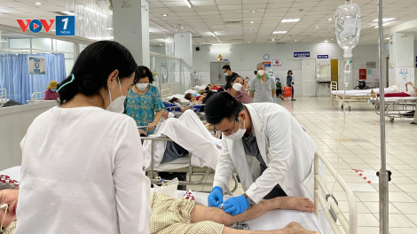 Hoàn thiện thể chế, chính sách pháp luật về y tế là nhiệm vụ then chốt, cấp thiết của ngành Y tế