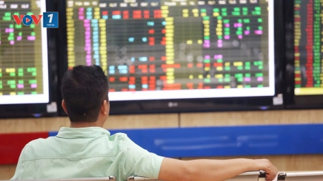 Thị trường chứng khoán điều chỉnh, VN-Index tụt khỏi mốc 1.750 điểm