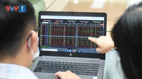Phiên chứng khoán cuối tuần trước, khối ngoại quay lại bán ròng nhóm bluechip, VIC níu giữ sắc xanh