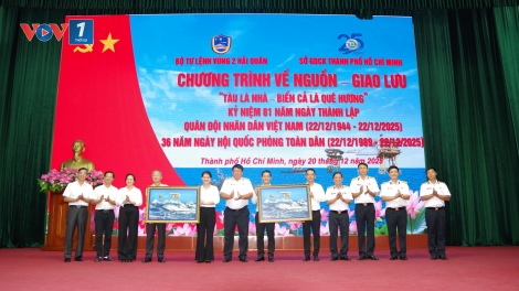 Thắt chặt nghĩa tình quân – dân qua chương trình “Tàu là nhà – Biển cả là quê hương”