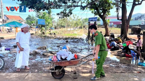 Hỗ trợ bà con dân tộc Chăm, tỉnh Lâm Đồng khắc phục hậu quả sau lũ