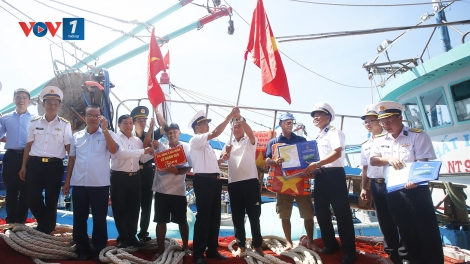 Hải quân Việt Nam – Điểm tựa vững chắc cho ngư dân vươn khơi