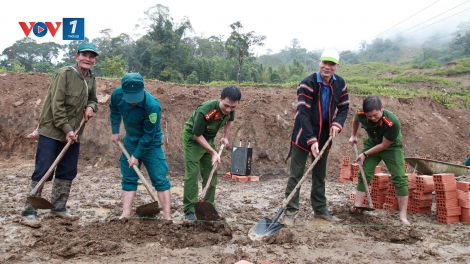 Xã vùng núi cao Măng Ri (Quảng Ngãi) “thần tốc” dựng lại nhà ở  cho người dân trước Tết