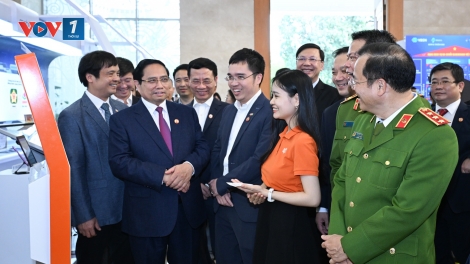 Thủ tướng: triển khai nền tảng VNeID trở thành công cụ số quốc gia phục vụ người dân, doanh nghiệp