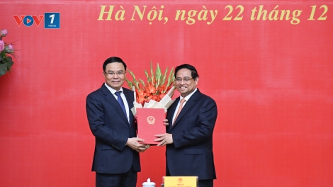 Thủ tướng Phạm Minh Chính trao quyết định Quyền Bộ trưởng Bộ Công thương