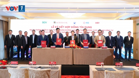 Phó Thủ tướng Hồ Đức Phớc chứng kiến ký hợp đồng tín dụng dự án “xương sống” giao thông Vùng Thủ đô
