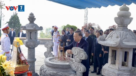 Tổng Bí thư Tô Lâm dâng hương tưởng niệm Tổng Bí thư Hà Huy Tập, Trần Phú