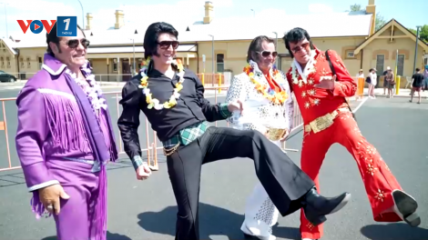 Người hâm mộ lên tàu tới Lễ hội tưởng nhớ ngôi sao nhạc rock Elvis Presley