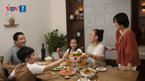 Lịch Tết Hôm Nay - trân trọng những phút giây bên nhau