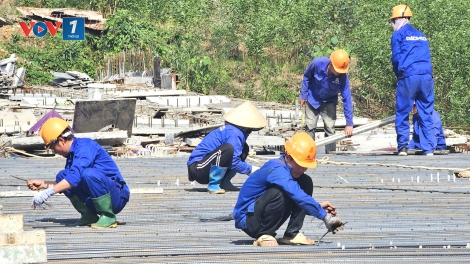 Cao tốc La Sơn-Hòa Liên nhộn nhịp thi công về đích