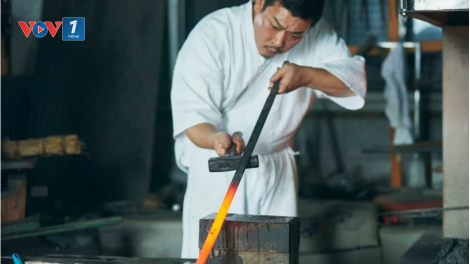 Thợ rèn kiếm Nhật Bản thực hiện nghi lễ đón năm mới