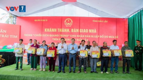 Quân khu 5 bàn giao gần 100 căn nhà trong “Chiến dịch Quang Trung” tại Đắk Lắk