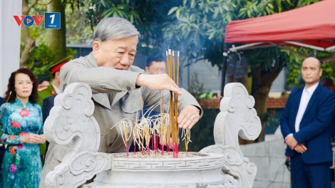 Tổng Bí thư Tô Lâm dâng hương tưởng nhớ các đồng chí lãnh đạo tiền bối
