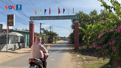 Đón xuân ở làng Chăm Lâm Giang