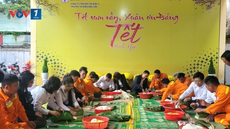 Lính truyền tải đón Tết sớm: Để dòng điện sáng đón xuân sang