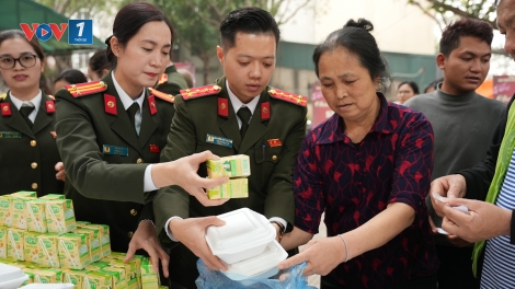 “Suất ăn yêu thương” – Hơi ấm Xuân từ lực lượng Công an Thủ đô