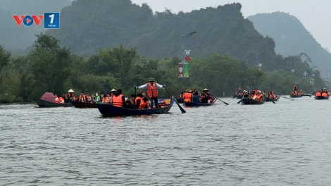 Về Chùa Hương đầu xuân: Miễn phí vé tham quan, giao thông ổn định