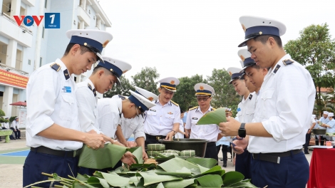 Giá trị truyền thống trong Hội thi gói bánh chưng xanh tại Học viện Hải quân