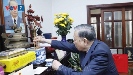 Tổng Bí thư Tô Lâm dâng hương tưởng niệm nhân 120 năm Ngày sinh Thủ tướng Chính phủ Phạm Văn Đồng