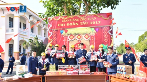 Hà Tĩnh: Từ hội chợ xuân nghĩa tình đến những phần quà ấm áp cho học sinh