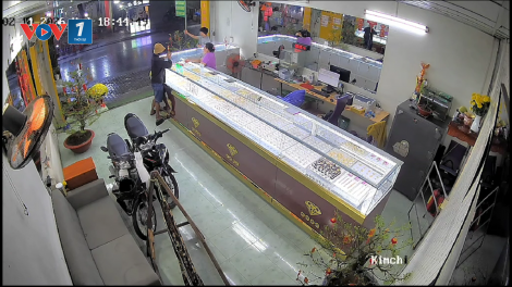 Cướp tiệm vàng ở TP.HCM bị bắt khi đang tổ chức sử dụng ma tuý