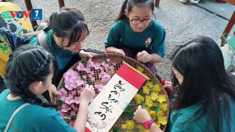 Bài tập về nhà dịp Tết – Giữ nếp học hay làm mất Tết của con?