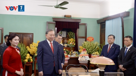 Thời sự 12h 16/2/2026: Tổng Bí thư Tô Lâm dâng hương tưởng nhớ Chủ tịch Hồ Chí Minh tại Nhà 67