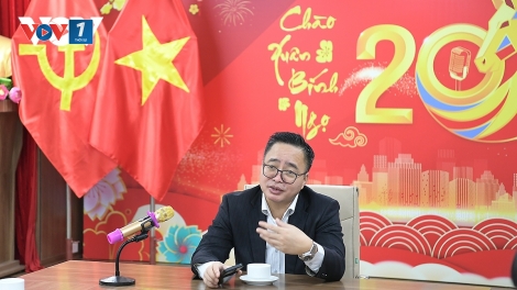 Phó TGĐ VOV Phạm Mạnh Hùng thăm, động viên các đơn vị trực sản xuất chương trình Tết