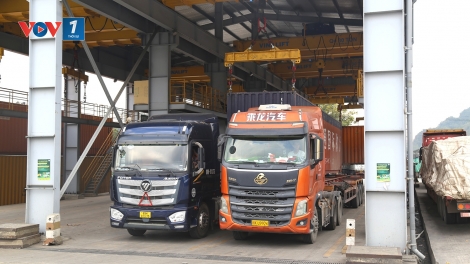 Lạng Sơn: Hoạt động XNK, XNC diễn ra thông suốt, ổn định dịp tết