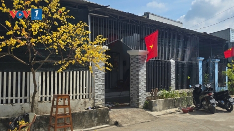 Sáng đèn sau lũ dữ, Xuân về từ những mái nhà mới