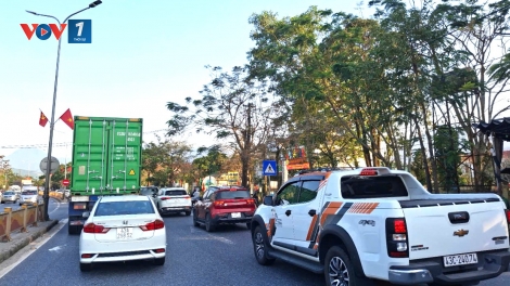 Lưu lượng người, phương tiện  trở lại phía Nam làm việc tăng cao