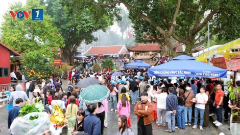Môi trường lễ hội đầu năm - Khi ý thức cộng đồng quyết định sự bền vững