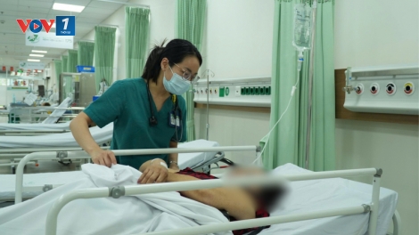 Nhiều người nghi ngộ độc sau khi ăn bánh mì ở TPHCM