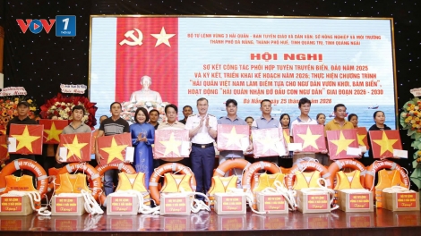 Vùng 3 Hải quân phối hợp đẩy mạnh tuyên truyền biển, đảo và hỗ trợ ngư dân vươn khơi bám biển