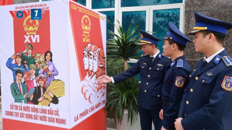 Cán bộ, chiến sĩ Cảnh sát biển sẵn sàng cho ngày hội bầu cử