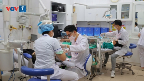 Chủ động phòng ngừa biến chứng răng miệng từ Chương trình khám, tư vấn miễn phí răng miệng
