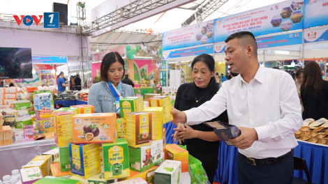 Củng cố sức mạnh thị trường nội địa trước biến động thế giới