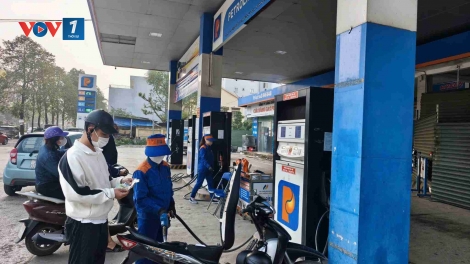 Thủ tướng: Không để xảy ra tình trạng cửa hàng bán lẻ xăng dầu dừng bán hàng không có lý do