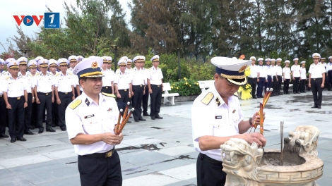 Vùng 4 Hải quân dâng hương tưởng niệm các anh hùng liệt sĩ Gạc Ma