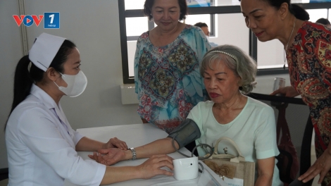 Đội chăm sóc sức khỏe liên tục gắn với địa bàn - Khi trạm y tế "gõ cửa" từng hộ dân