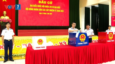 Trang nghiêm Ngày hội bầu cử tại Vùng Cảnh sát biển 3