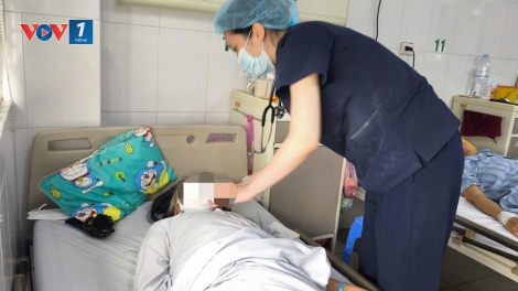 Tiếp nhận điều trị cho một phụ nữ mắc viêm màng não do nấm Cryptococcus