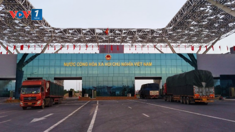 Hải quan cửa khẩu quốc tế Móng Cái tạo điều kiện thuận lợi cho doanh nghiệp