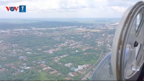 Indonesia tìm thấy mảnh vỡ nghi ngờ của máy bay chở 8 người mất tích