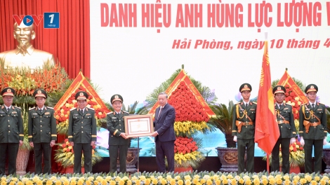 Tổng Bí thư, Chủ tịch nước: Xây dựng LLVT Quân khu cách mạng, chính quy, tinh nhuệ, hiện đại