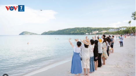 Du lịch nghỉ lễ: Làm mới điểm đến cũ thế nào khi người dân ngại "bay"?