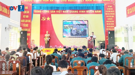 Gần 1.000 cán bộ, giáo viên, học sinh Lâm Đồng được tuyên truyền về biển, đảo