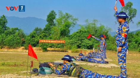 Chiến sĩ mới Tiểu đoàn 355 tự tin kiểm tra bắn đạn thật súng AK