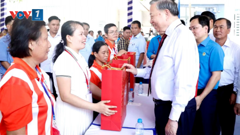 Chăm lo cho công nhân là nhiệm vụ chính trị quan trọng, lâu dài